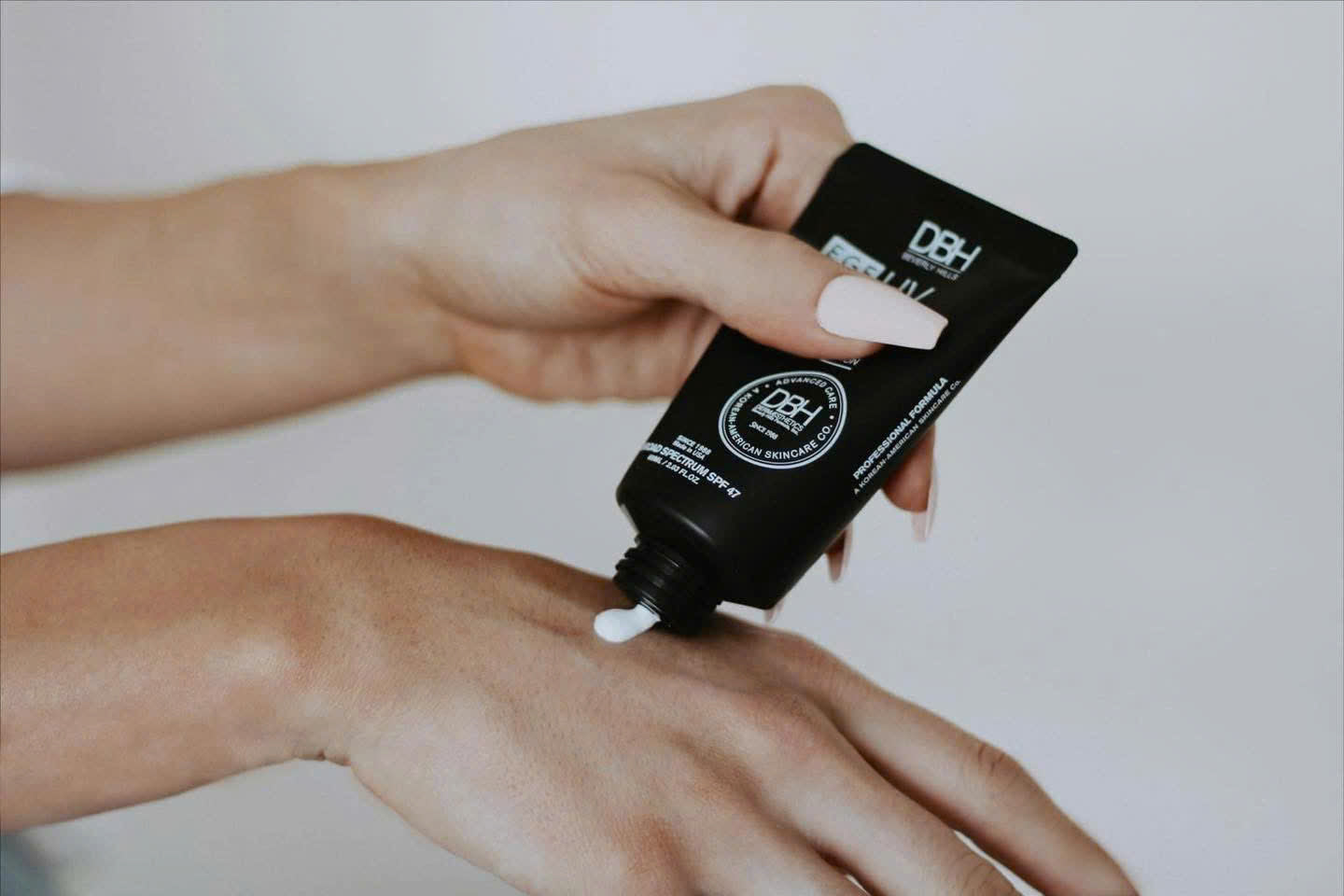 Kem Chống Nắng DBH UV Shield EGF FGF DNA SPF47+/ PA+++, 60ml
