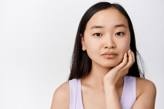Sử Dụng Retinol Để Trị Mụn: Lợi Ích Và Lưu Ý